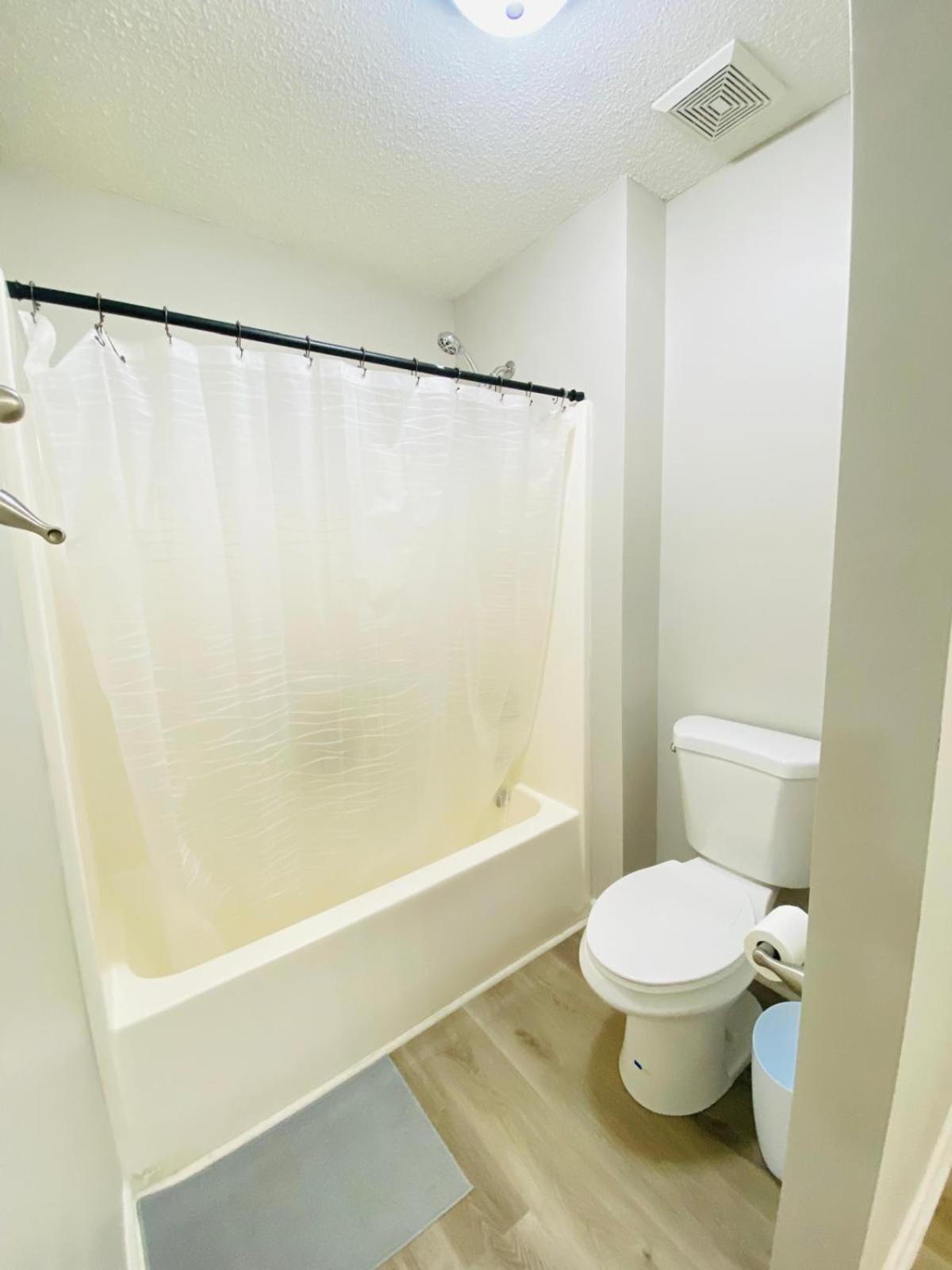 Private Room & Bathroom Close To Downtown ראלי מראה חיצוני תמונה